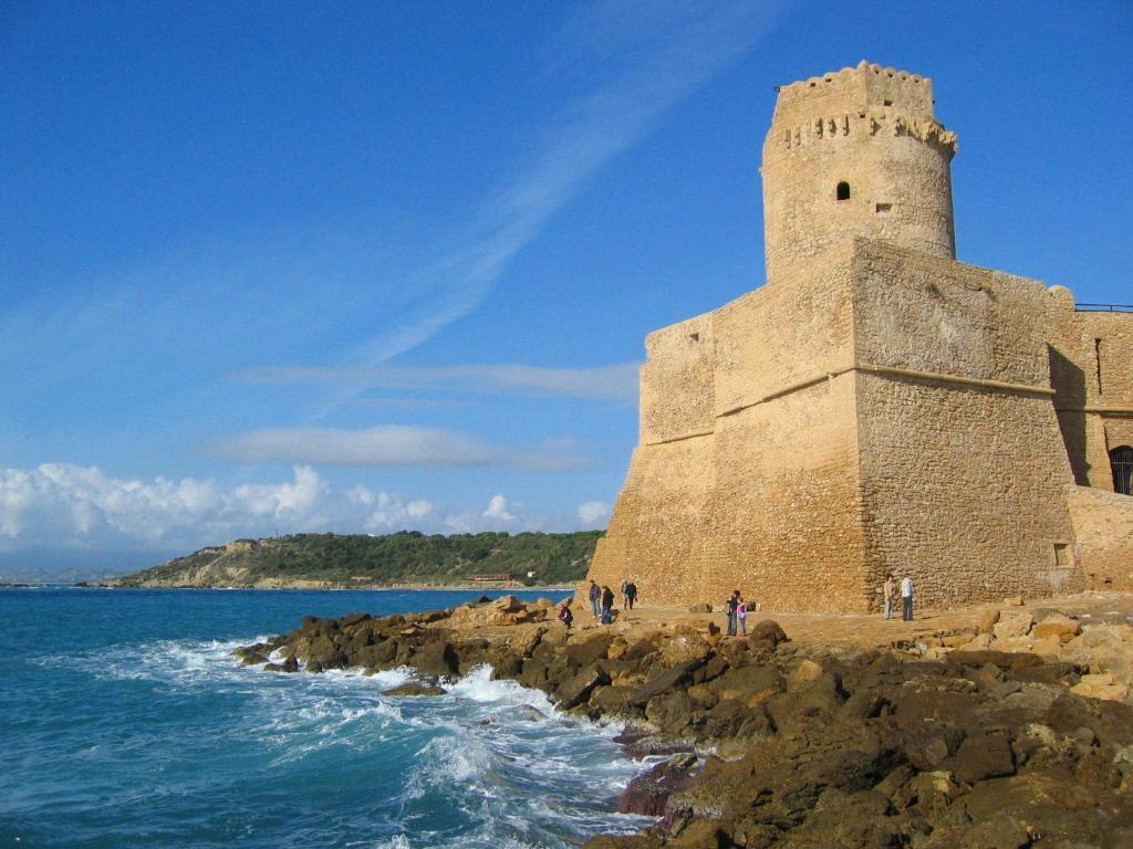 Agriturismo Torre Del Golfo Cropani Buitenkant foto