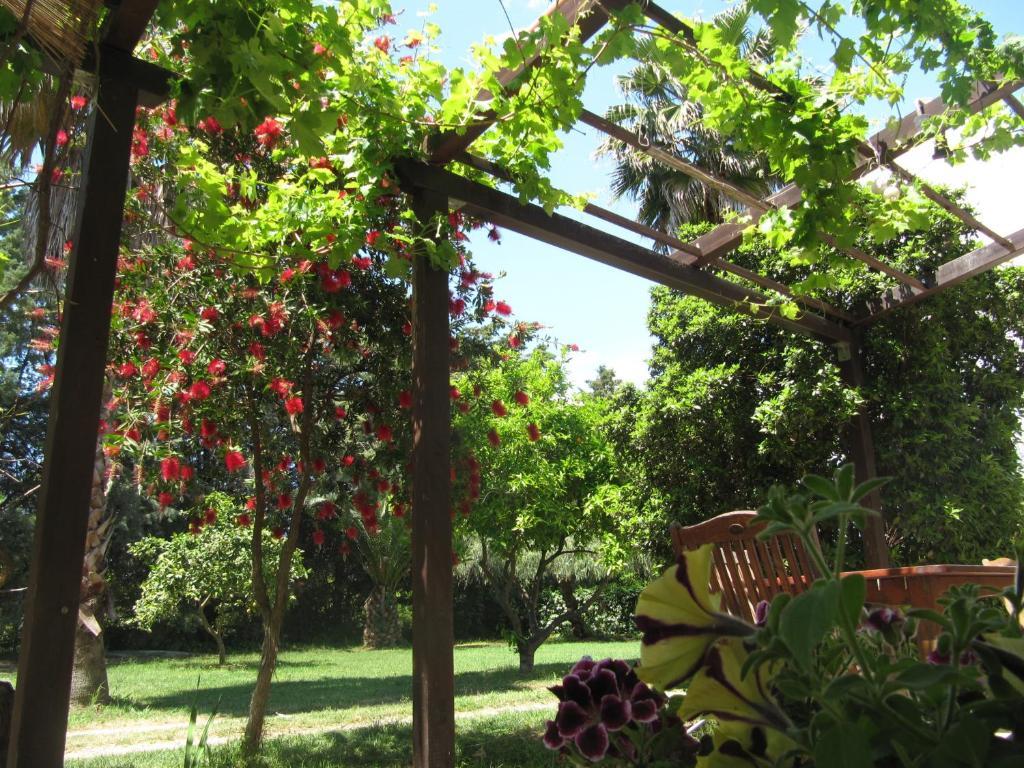 Agriturismo Torre Del Golfo Cropani Buitenkant foto