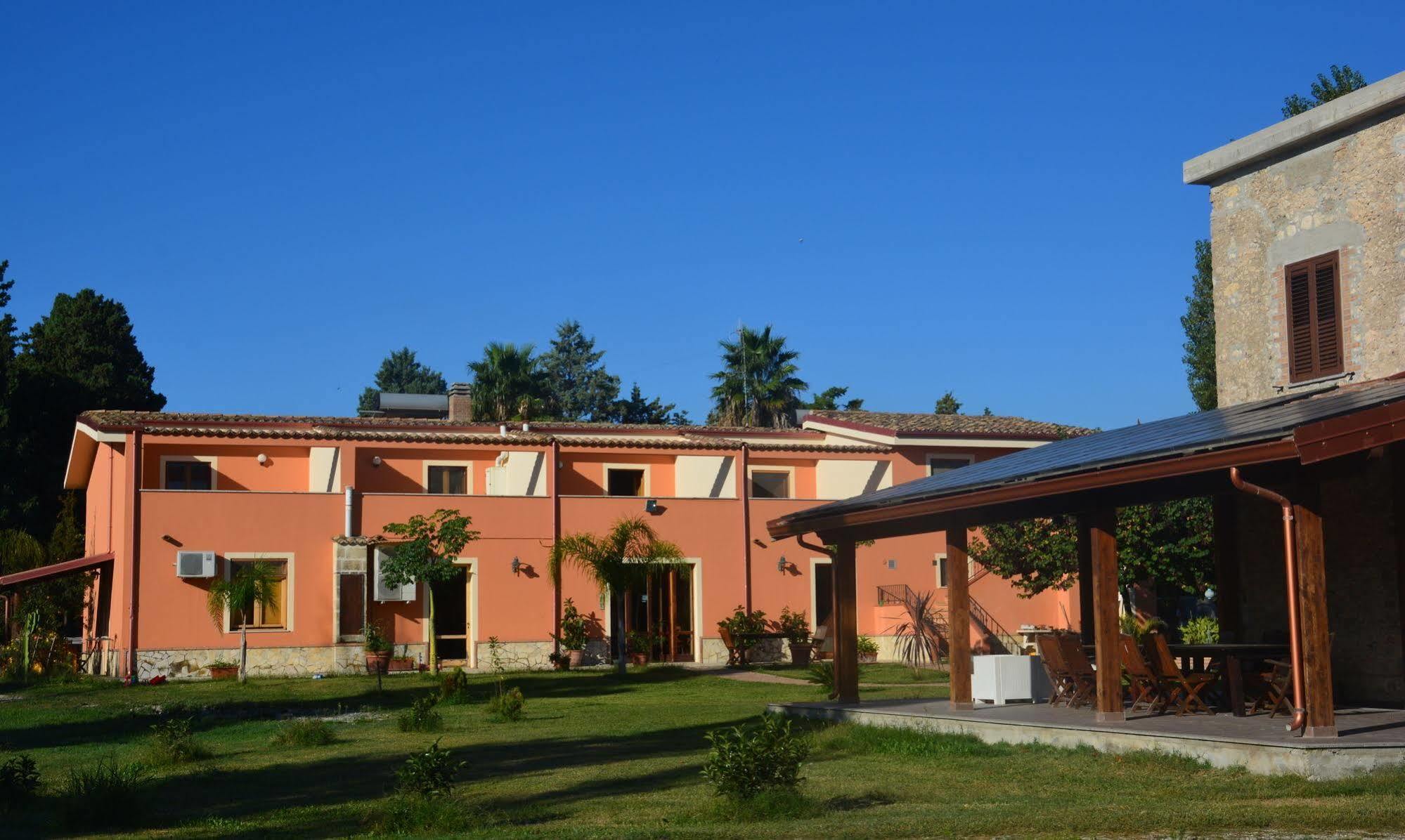 Agriturismo Torre Del Golfo Cropani Buitenkant foto
